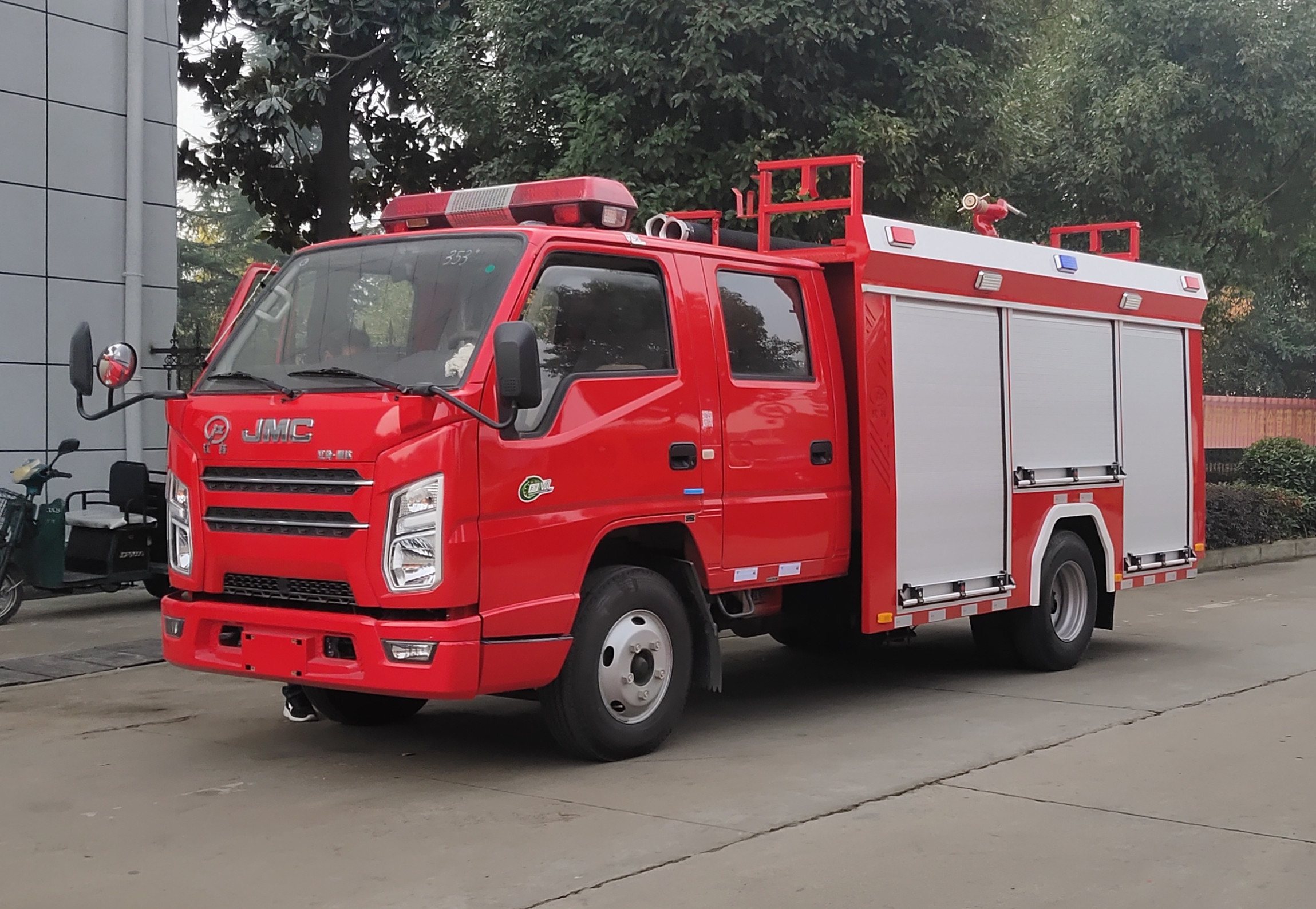 江鈴2.5噸水罐消防車(chē)